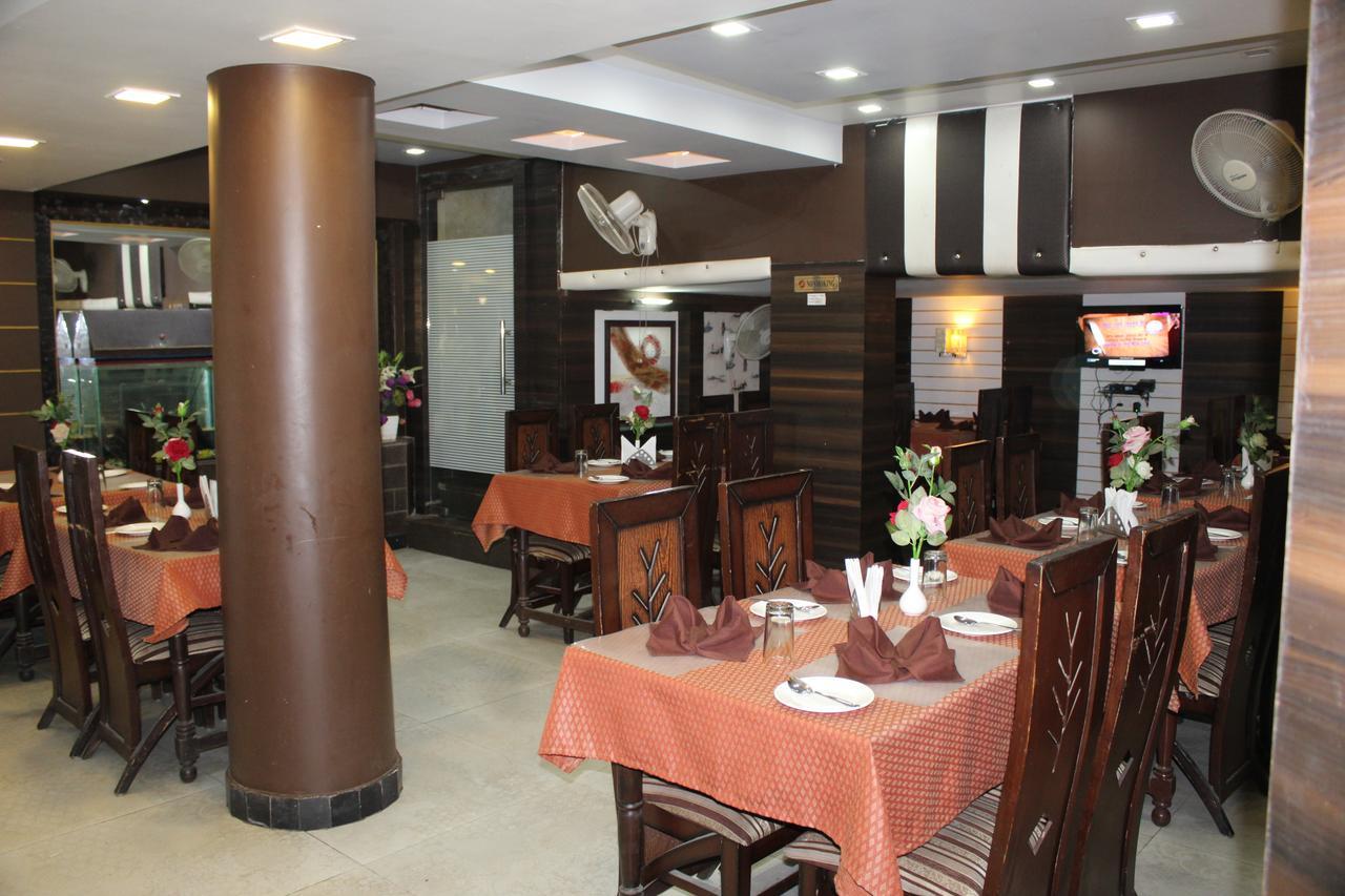 Hotel Park Inn By Keymagics Varanasi Bagian luar foto